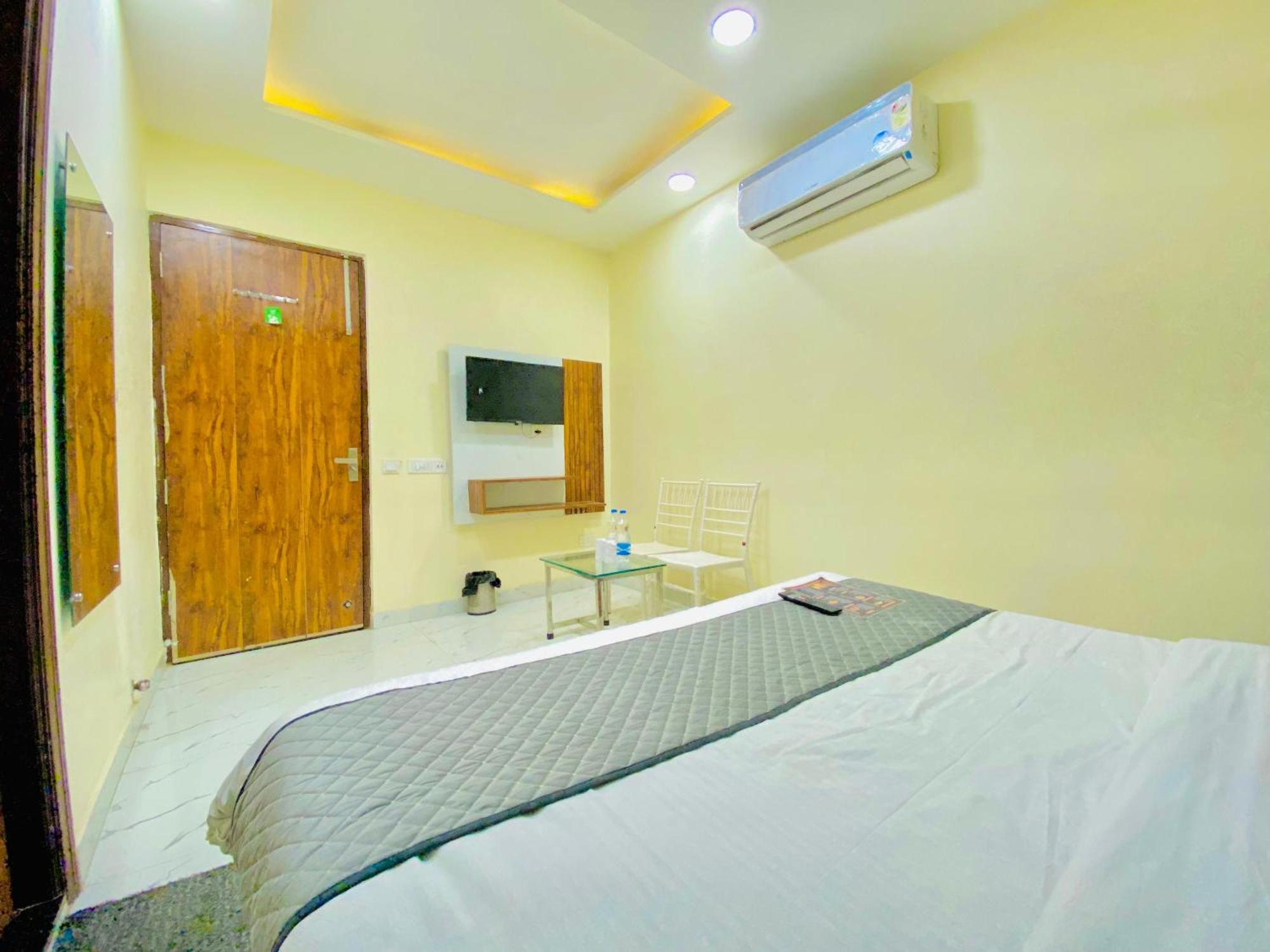 Hotel Holiday First 300 Meter From Golden Temple Amritsar Exterior photo